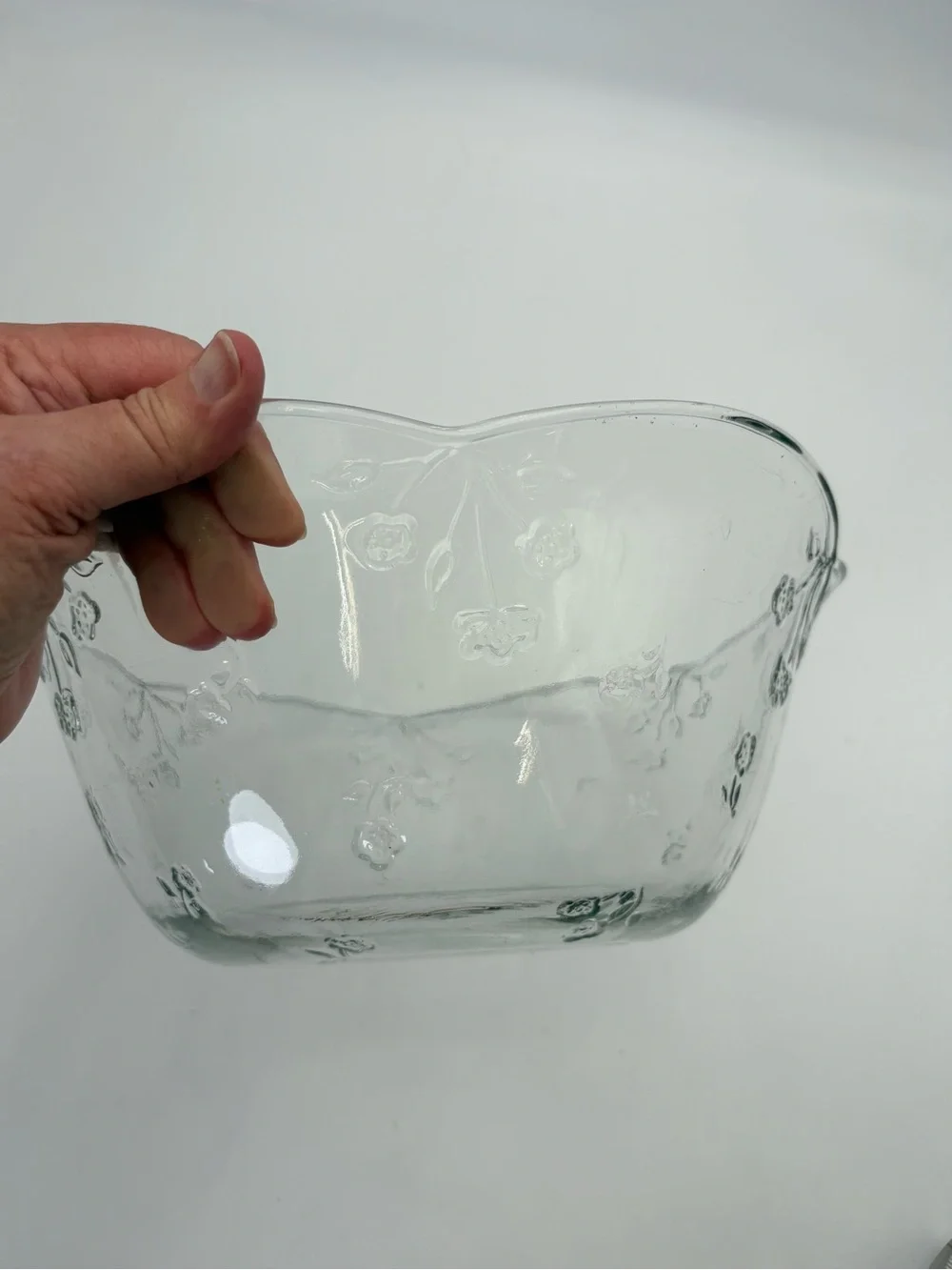 Vintage Anchor Hocking “Savannah” Floral Embossed Large Clear Glass Serving Bowl